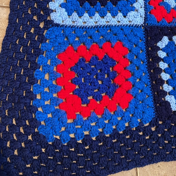 Granny Square crochet Afghan Blanket - Picture 3 of 5